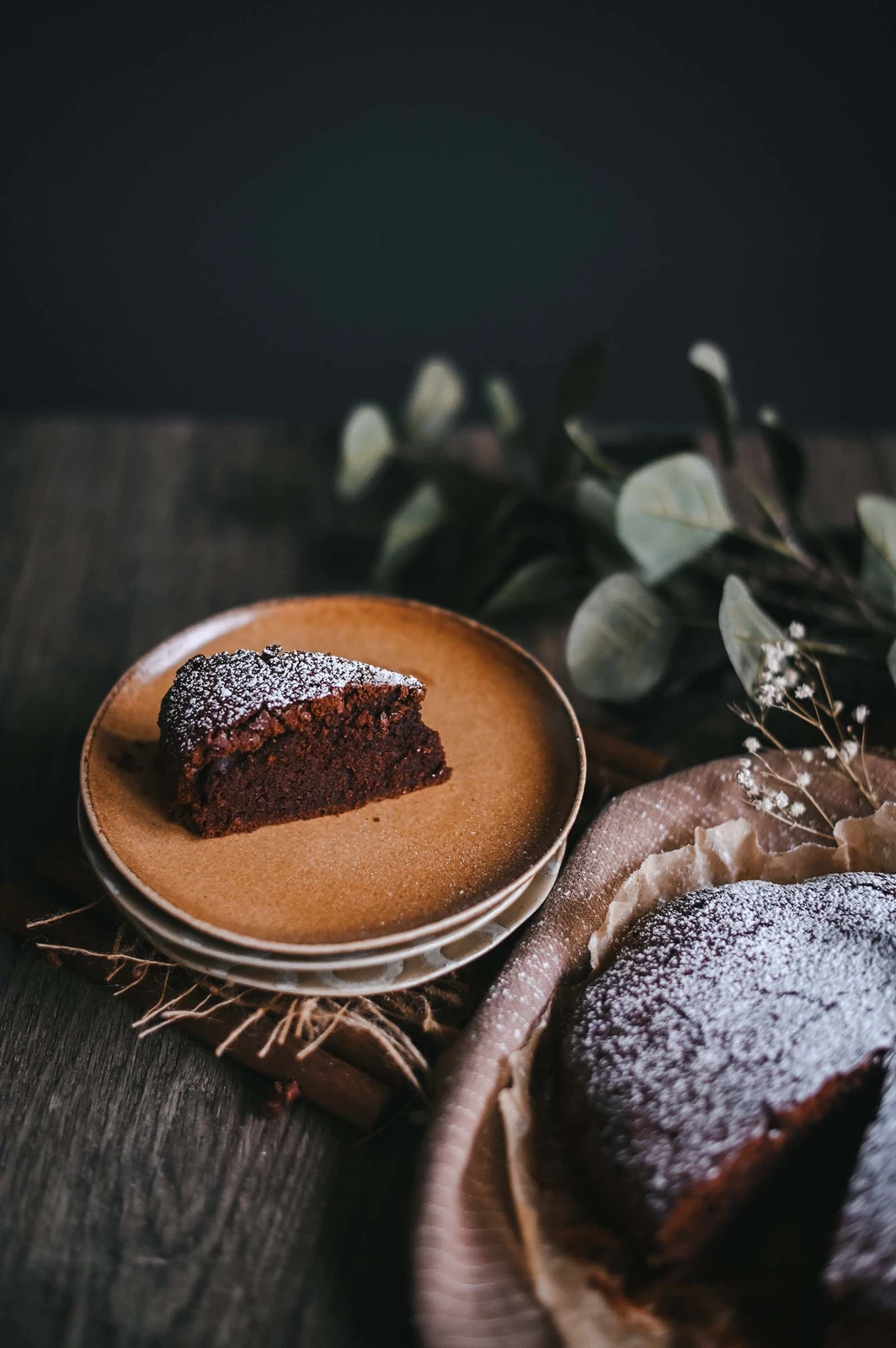 chocolate brownie cake with icing sugar